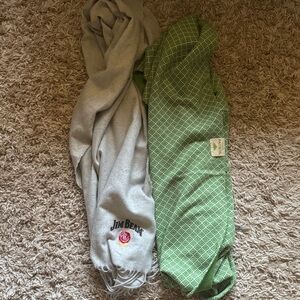 Jim Beam Gray Scarf and Green Patterned Patron Scarf Set